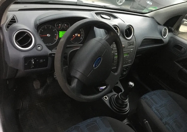 Ford Fiesta cena 9900 przebieg: 206950, rok produkcji 2007 z Włoszczowa małe 301